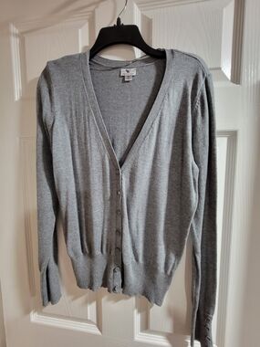 Classic Worthington gray V-neck cardigan. Size M.